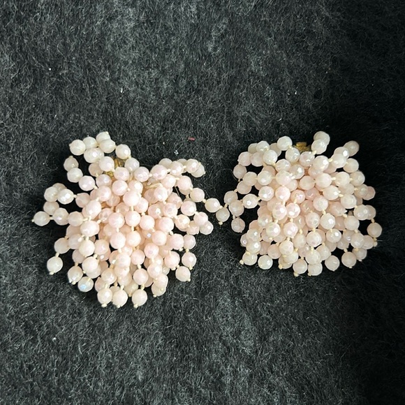 Vintage Cluster Faux Pearl Clip On Earrings - Picture 1 of 4